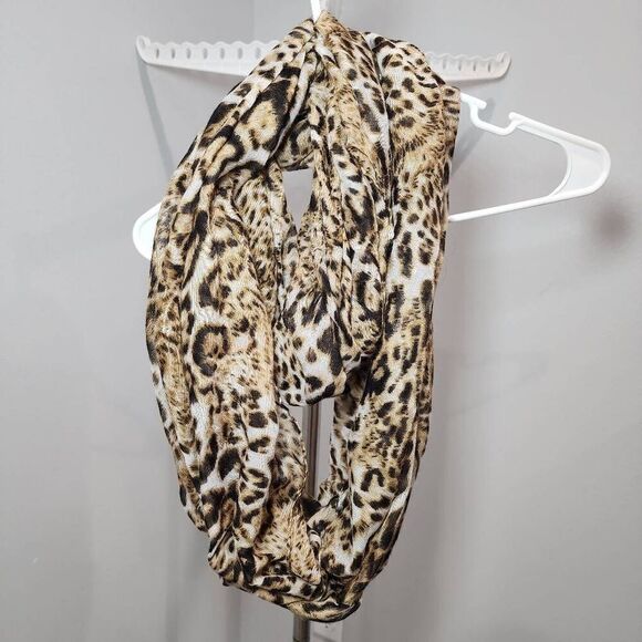 Leopard Brown Black animal pattern Scarf - Picture 4 of 4